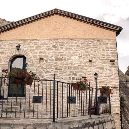 Dimore Dell'Olmo - Ospitalita Diffusa Castelmezzano Exterior foto