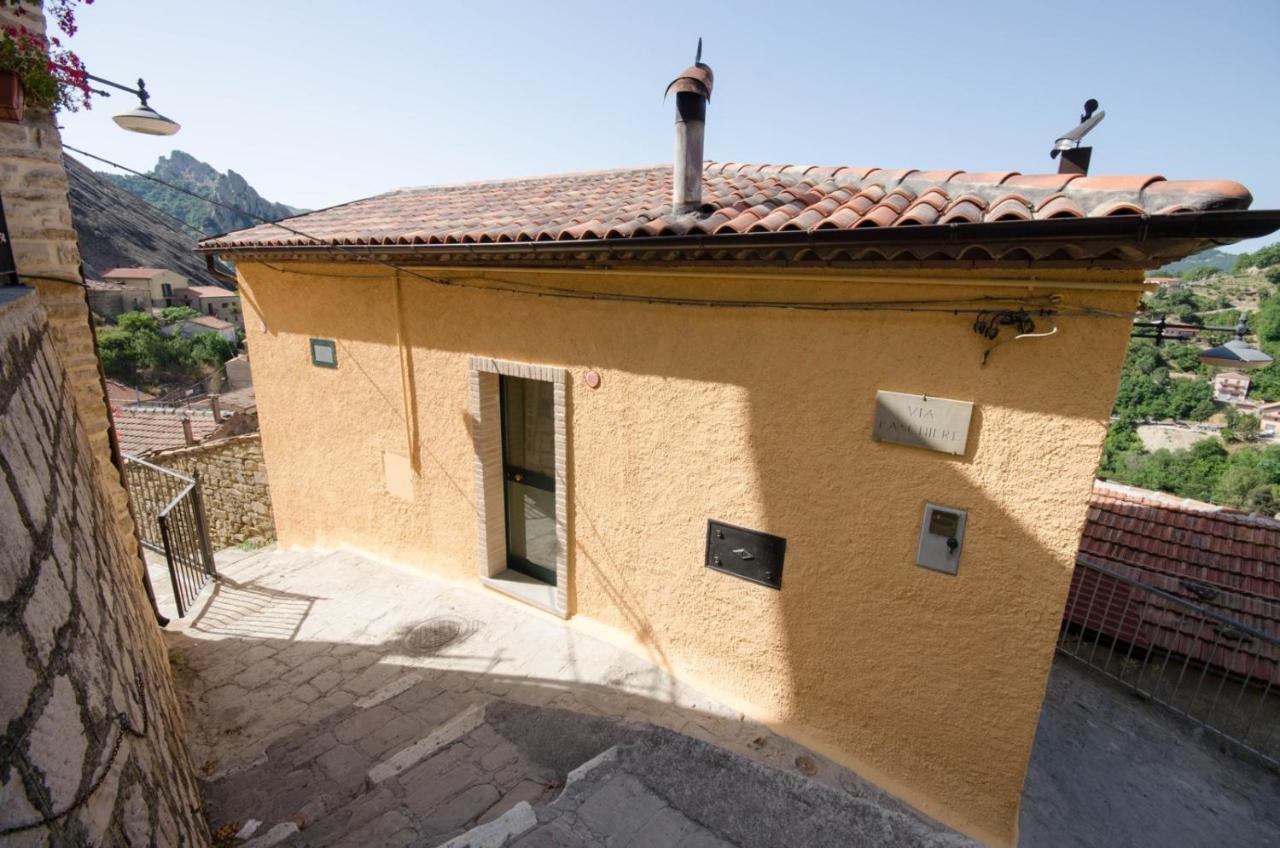 Dimore Dell'Olmo - Ospitalita Diffusa Castelmezzano Exterior foto