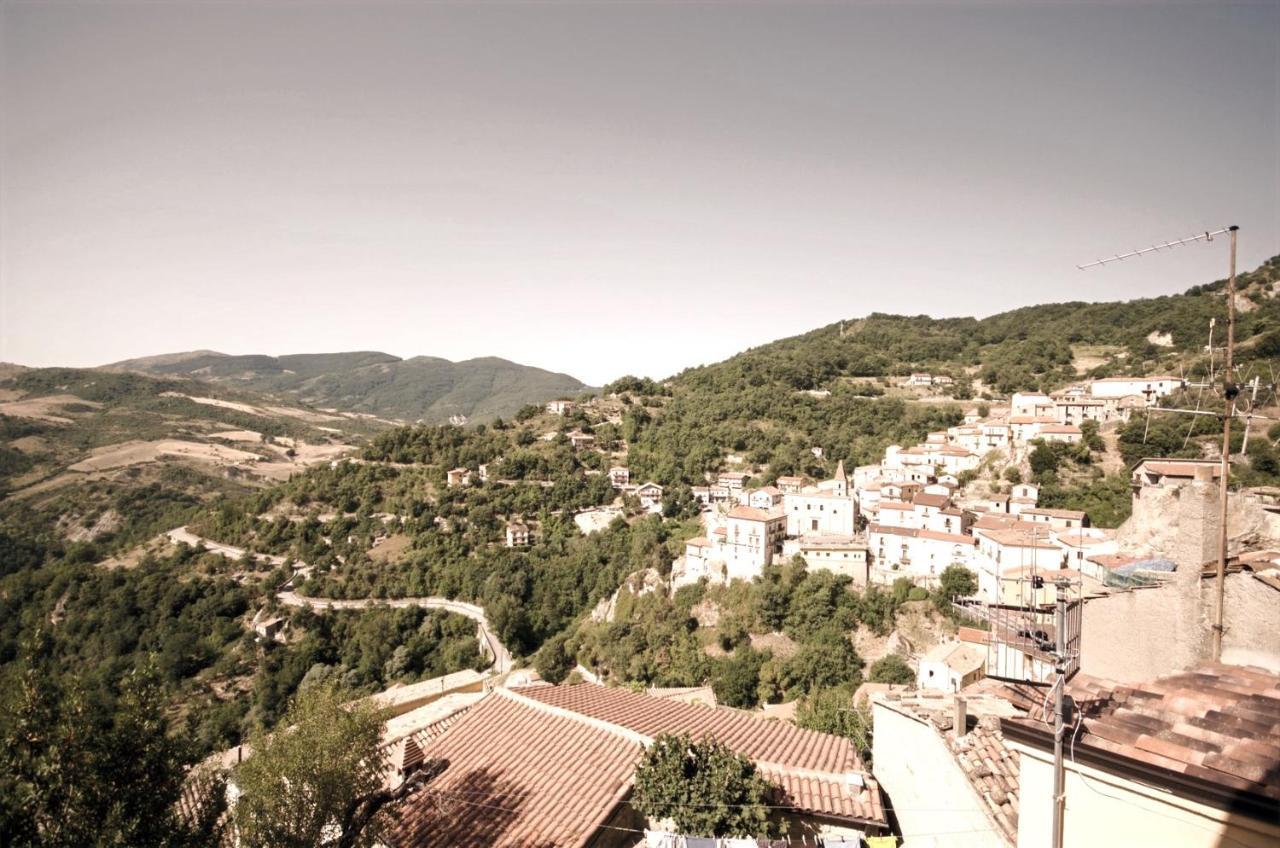 Dimore Dell'Olmo - Ospitalita Diffusa Castelmezzano Exterior foto